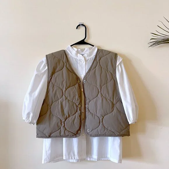 Fitchfork Ruffled Blouse – size small - Picture 7 of 7